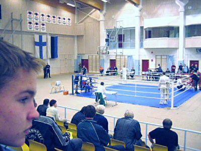 Feeniks-halli sis�lt�