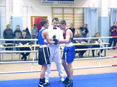 Saku ja Daniel ottelun ratkaisun julistamisen j�lkeen